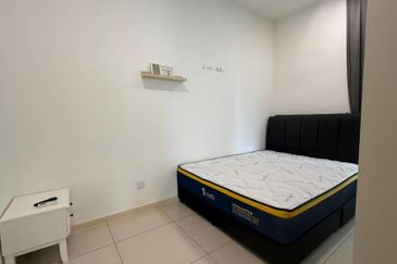 The M @ Medini Macrolink