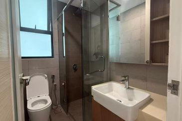 The M @ Medini Macrolink