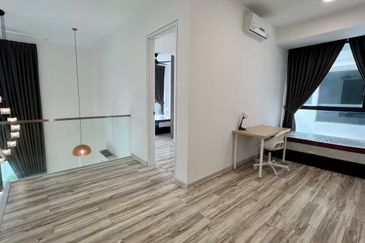 The M @ Medini Macrolink