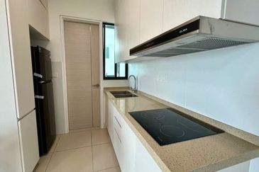 The M @ Medini Macrolink