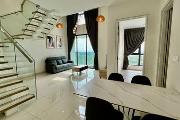 The M @ Medini Macrolink