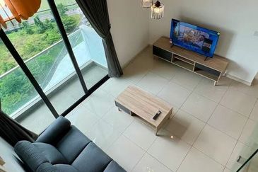 The M @ Medini Macrolink