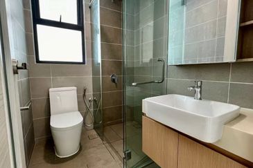 The M @ Medini Macrolink