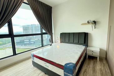 The M @ Medini Macrolink