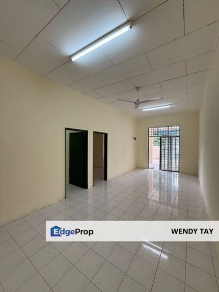 Kulai @ Jalan Merak Bandar Putra（SALE ）Single Storey Terrace , Johor, Johor Bahru