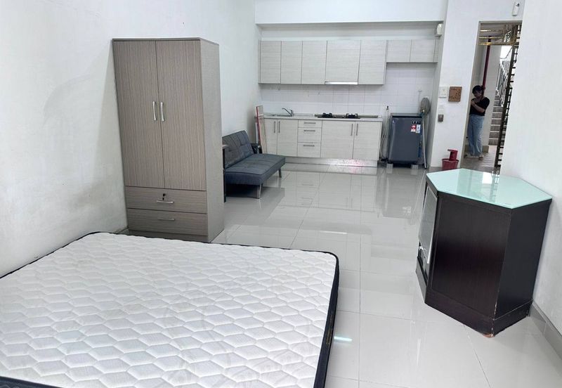 Dedaun Hijau (Greenfield Regency)