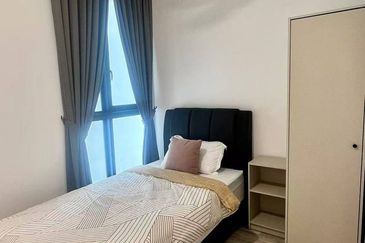 The M @ Medini Macrolink