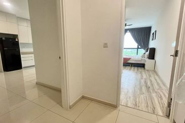 The M @ Medini Macrolink