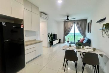 The M @ Medini Macrolink