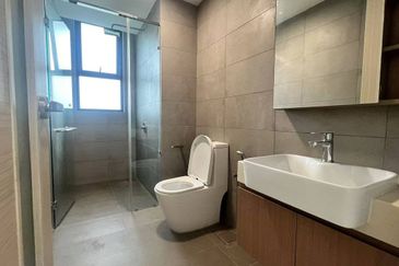 The M @ Medini Macrolink