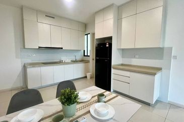 The M @ Medini Macrolink