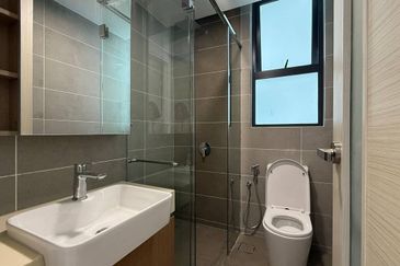 The M @ Medini Macrolink