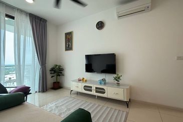 The M @ Medini Macrolink