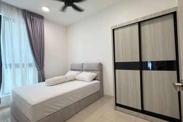 The M @ Medini Macrolink