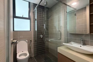 The M @ Medini Macrolink