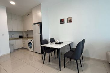 The M @ Medini Macrolink