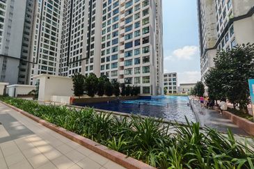 D'Summit Residences @ Kempas Utama