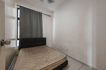 D'Summit Residences @ Kempas Utama