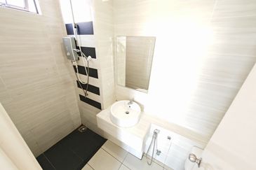 D'Summit Residences @ Kempas Utama