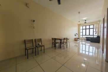 D'Summit Residences @ Kempas Utama