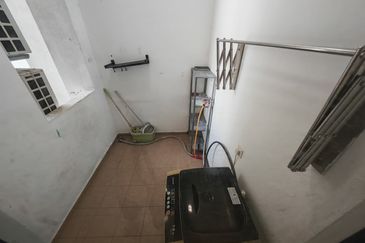 D'Summit Residences @ Kempas Utama