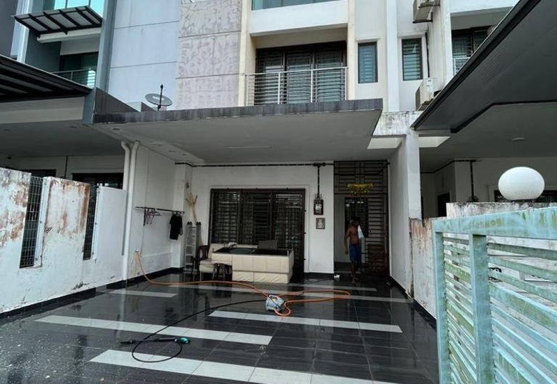 Taman Indahpura Three Storey Terrace ,Johor Bahru,Johor ,FOR RENT
