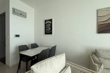 The M @ Medini Macrolink