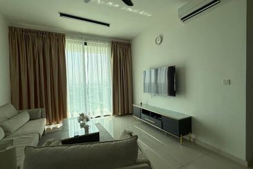 The M @ Medini Macrolink