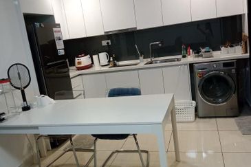 Almas Suites @ Puteri Harbour