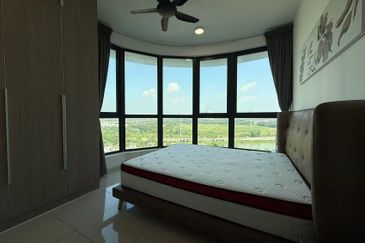 The M @ Medini Macrolink