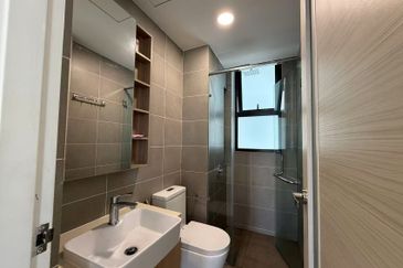 The M @ Medini Macrolink