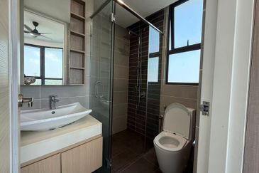 The M @ Medini Macrolink