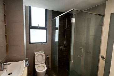 The M @ Medini Macrolink