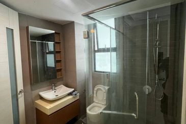 The M @ Medini Macrolink