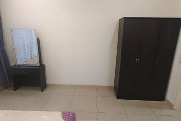 Dedaun Hijau (Greenfield Regency)