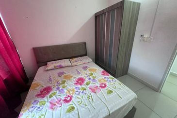 Dedaun Hijau (Greenfield Regency)