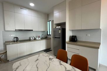 The M @ Medini Macrolink