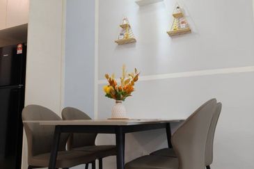 The M @ Medini Macrolink