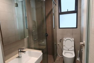 The M @ Medini Macrolink