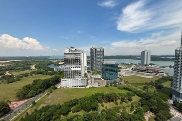 Almas Suites @ Puteri Harbour