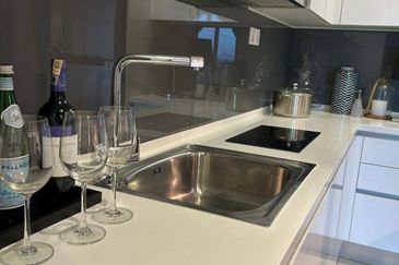 Almas Suites @ Puteri Harbour