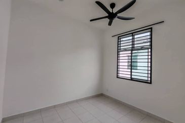 Bandar Putra Kulai (1b02c Piccolo 3a)