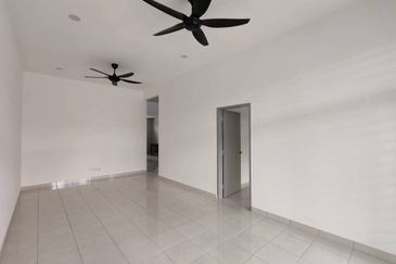 Bandar Putra Kulai (1b02c Piccolo 3a)