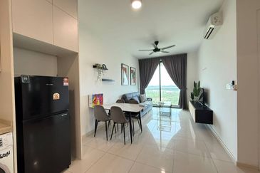 The M @ Medini Macrolink