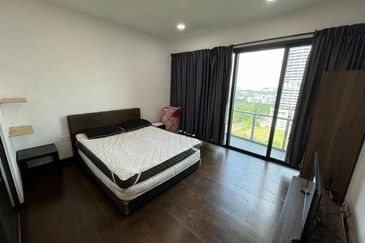 Almas Suites @ Puteri Harbour