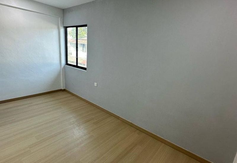 Mount Austin / Low Cost 2 Storey / 3Bed 2Bath / 82