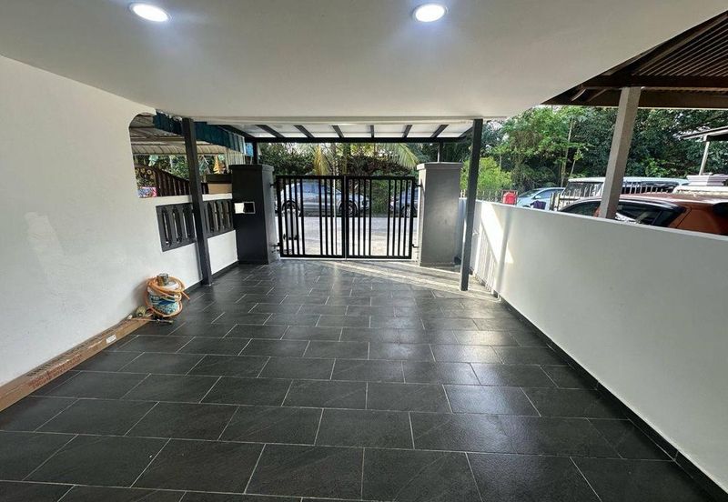 Mount Austin / Low Cost 2 Storey / 3Bed 2Bath / 82