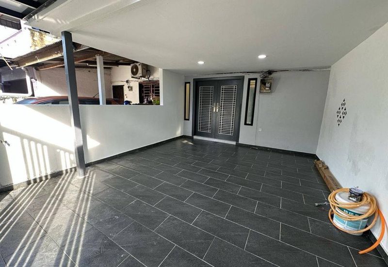 Mount Austin / Low Cost 2 Storey / 3Bed 2Bath / 82