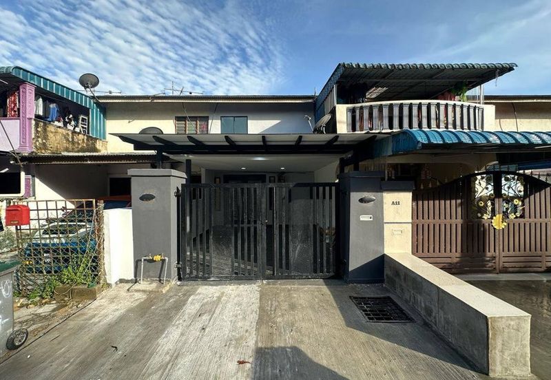 Mount Austin / Low Cost 2 Storey / 3Bed 2Bath / 82