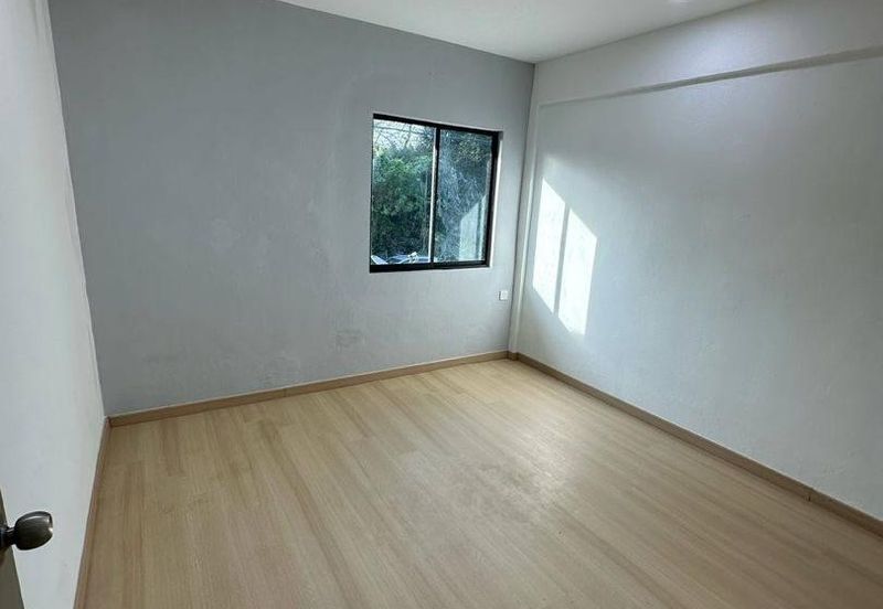 Mount Austin / Low Cost 2 Storey / 3Bed 2Bath / 82